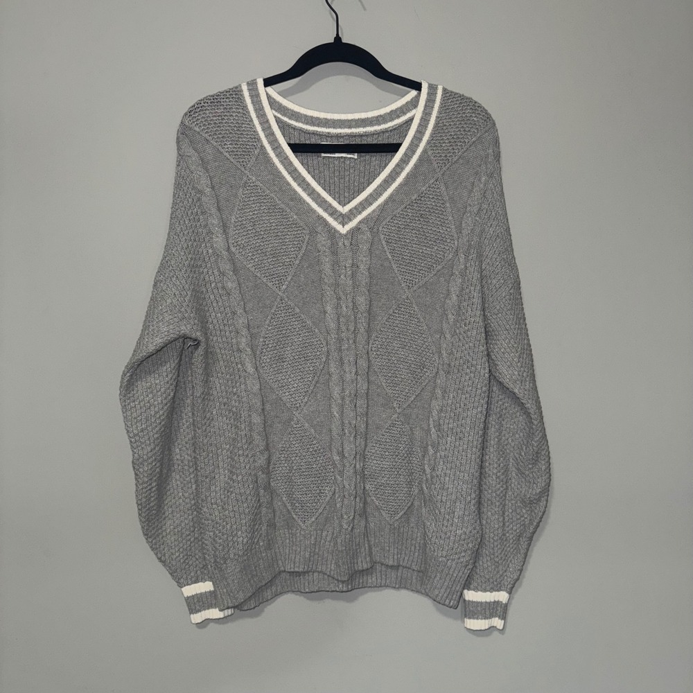Hollister Womens Grey Cable Knit V-Neck Varsity Sweater Small Grey White Striped
